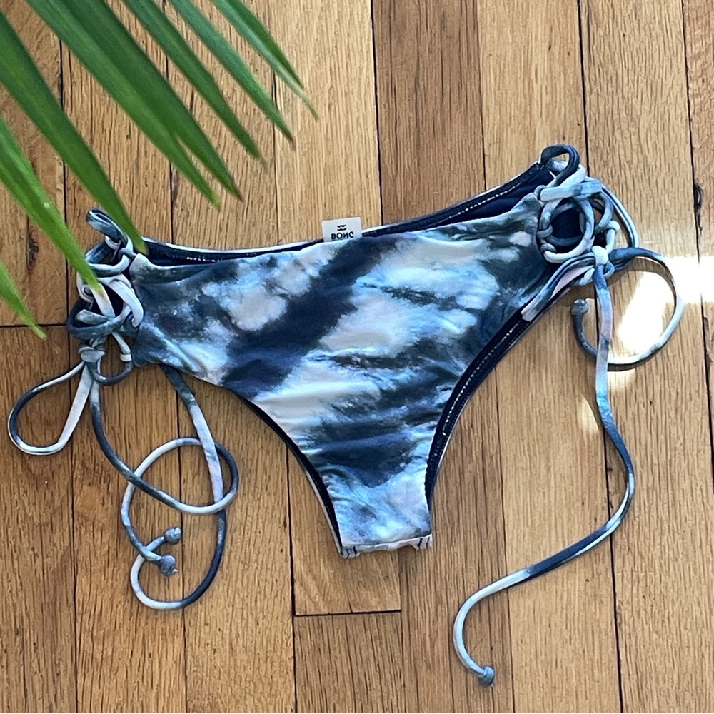 Billabong Women’s Hawaii Lo Cheeky Cut Bikini Bottoms Size S Blue Tie Dye NWOTs